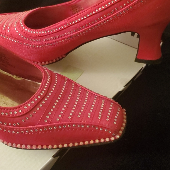 Sophicated style Elegant embellished beaded Shoes - Picture 3 of 6
